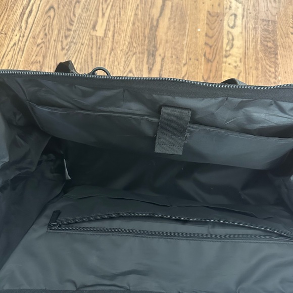 Beis Weekender Bag in Black - Picture 2 of 5